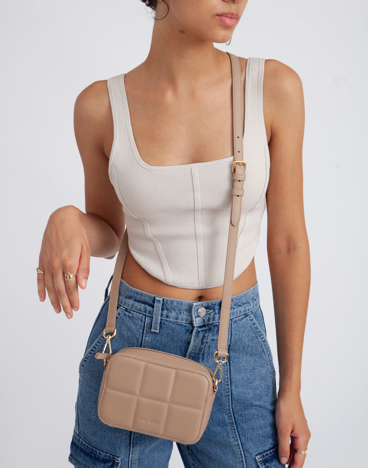 recycled genuine quilted leather camera bag beige tan#color_camel-quilt