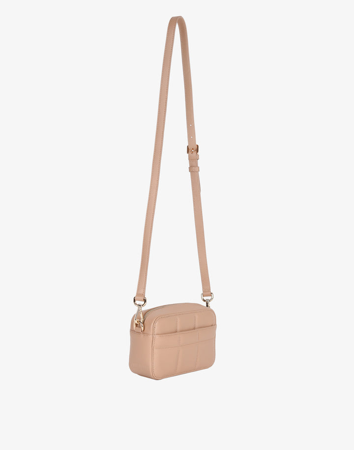 recycled genuine quilted leather camera bag beige tan#color_camel-quilt