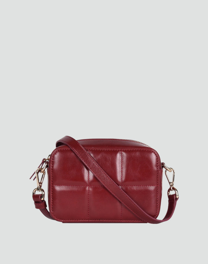 recycled genuine quilted leather camera bag red#color_red-quilt