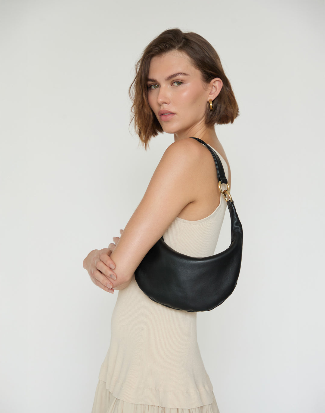 HYER GOODS Mini crescent micro ring bag black gold#color_black-gold