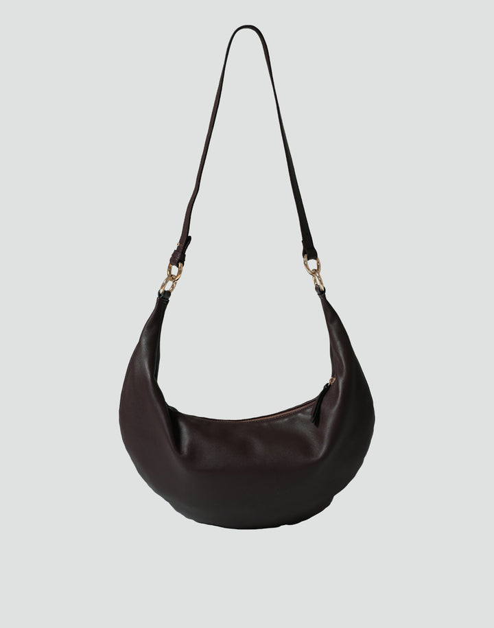 hyer goods ring bag convertible leather hobo bag#color_dark-chocolate
