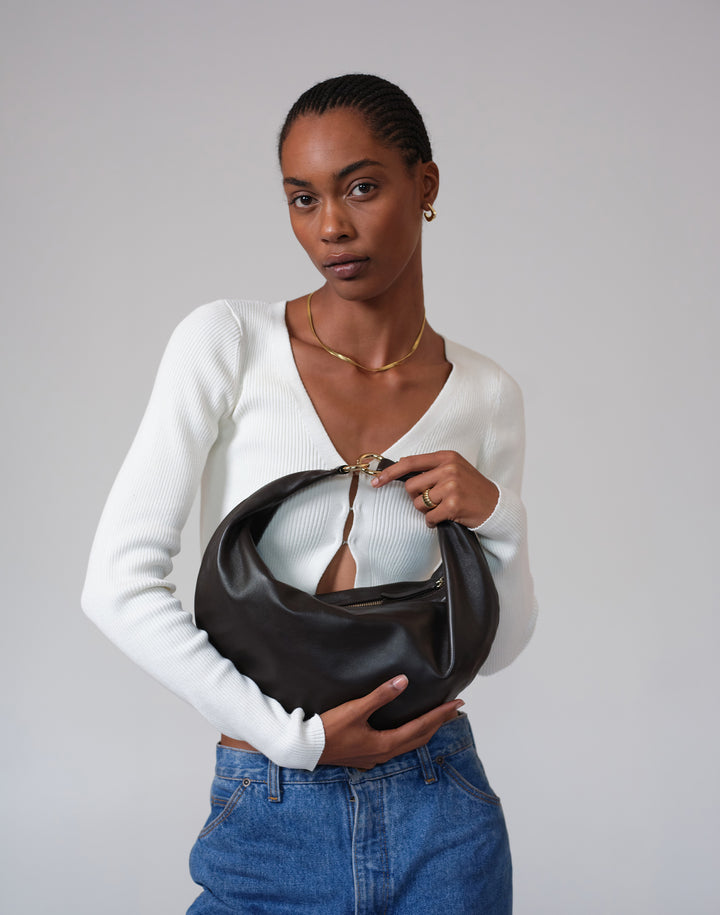 hyer goods ring bag convertible leather hobo bag#color_chocolate