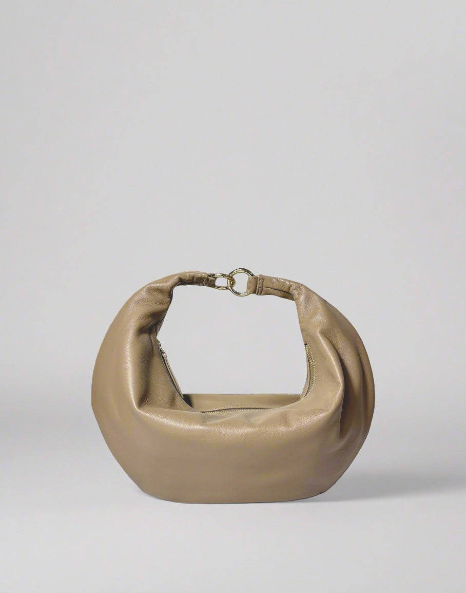 hyer goods ring bag convertible leather hobo bag#color_taupe
