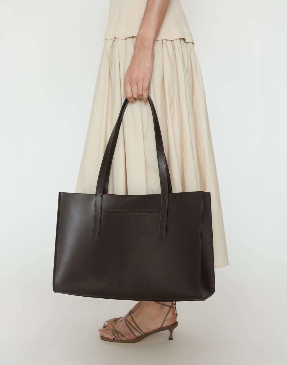 HYER GOODS Tolentino Tote in Dark Chocolate Brown #color_dark-chocolate