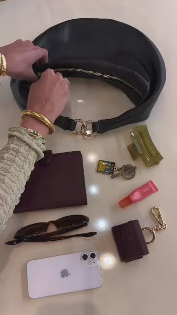 hyer goods ring bag convertible leather hobo bag#color_black-gold