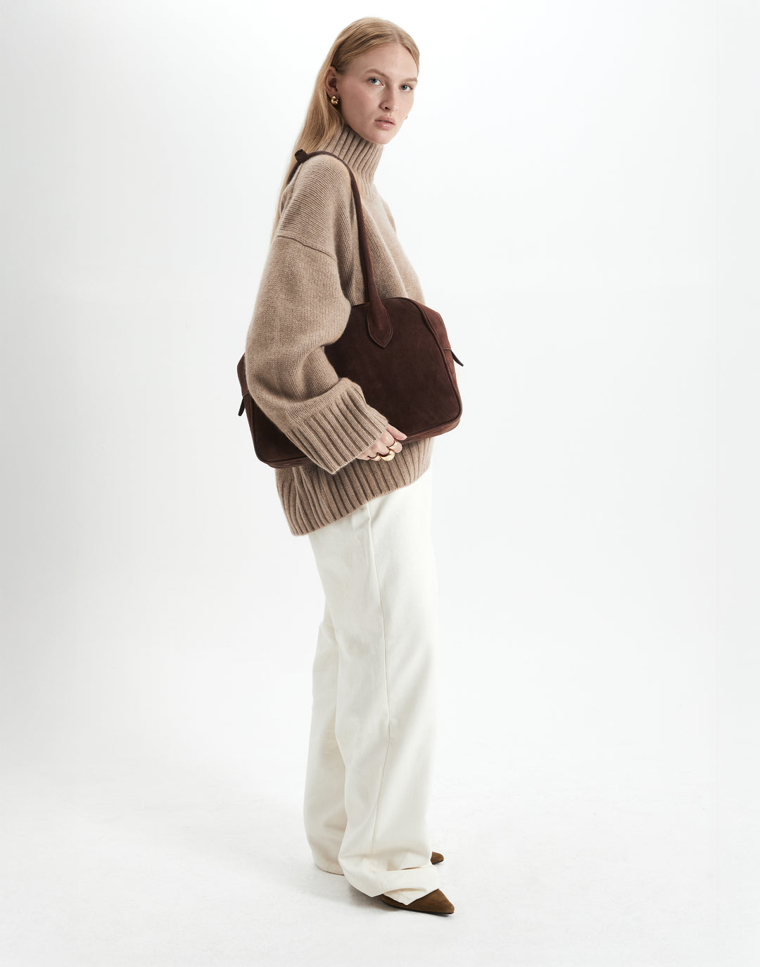 hyer goods autostrada suede leather zip top bowling tote  bag#color_chocolate-suede