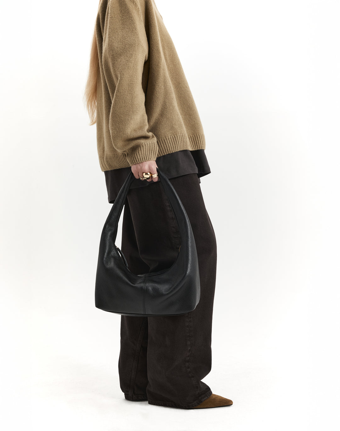 HYER GOODS slouchy everyday shoulder bag #color_black-gold