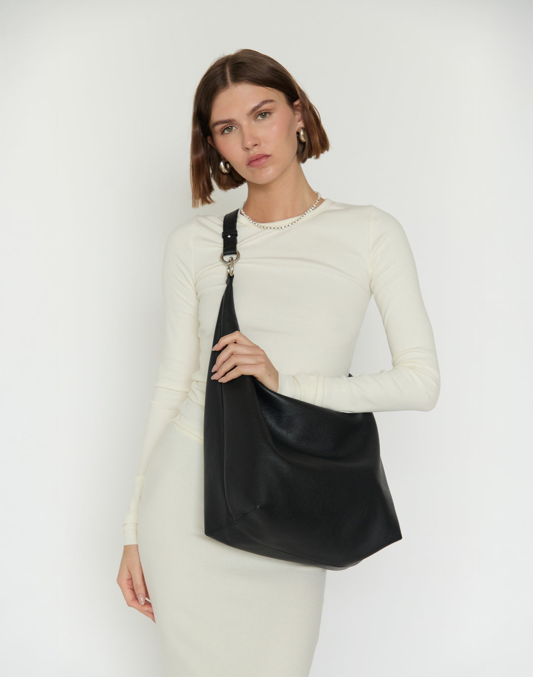HYER GOODS tumbled leather oversized crossbody hobo ring bag black silver#color_black-silver