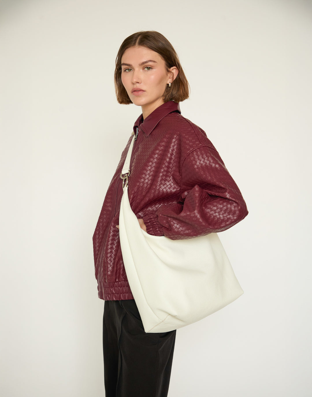 HYER GOODS tumbled leather oversized hobo ring bag brown#color_white