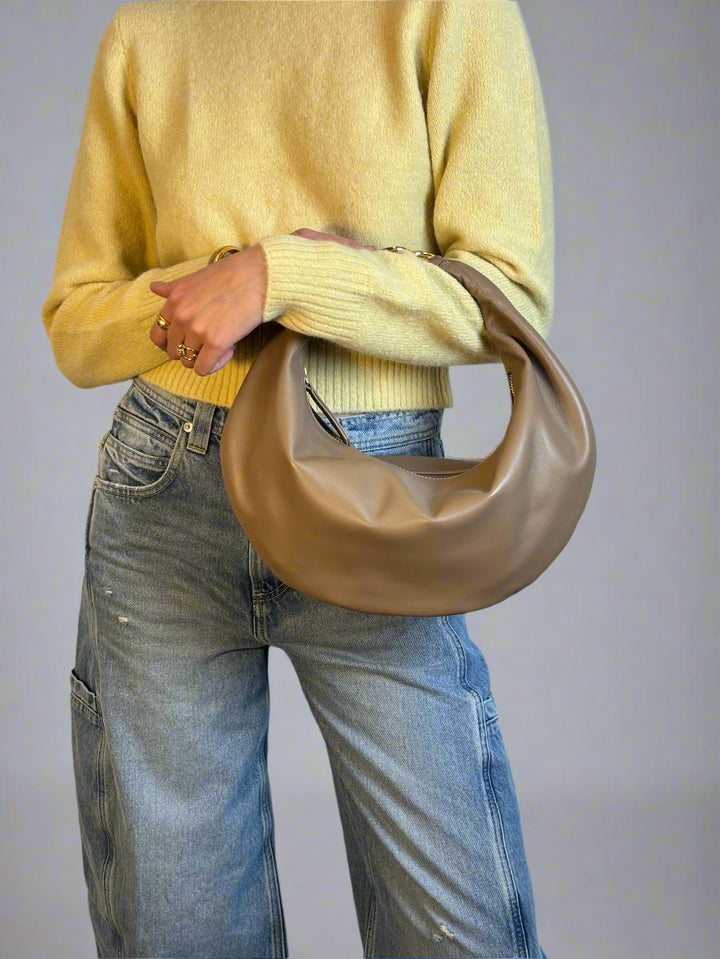 hyer goods ring bag convertible leather hobo bag#color_taupe