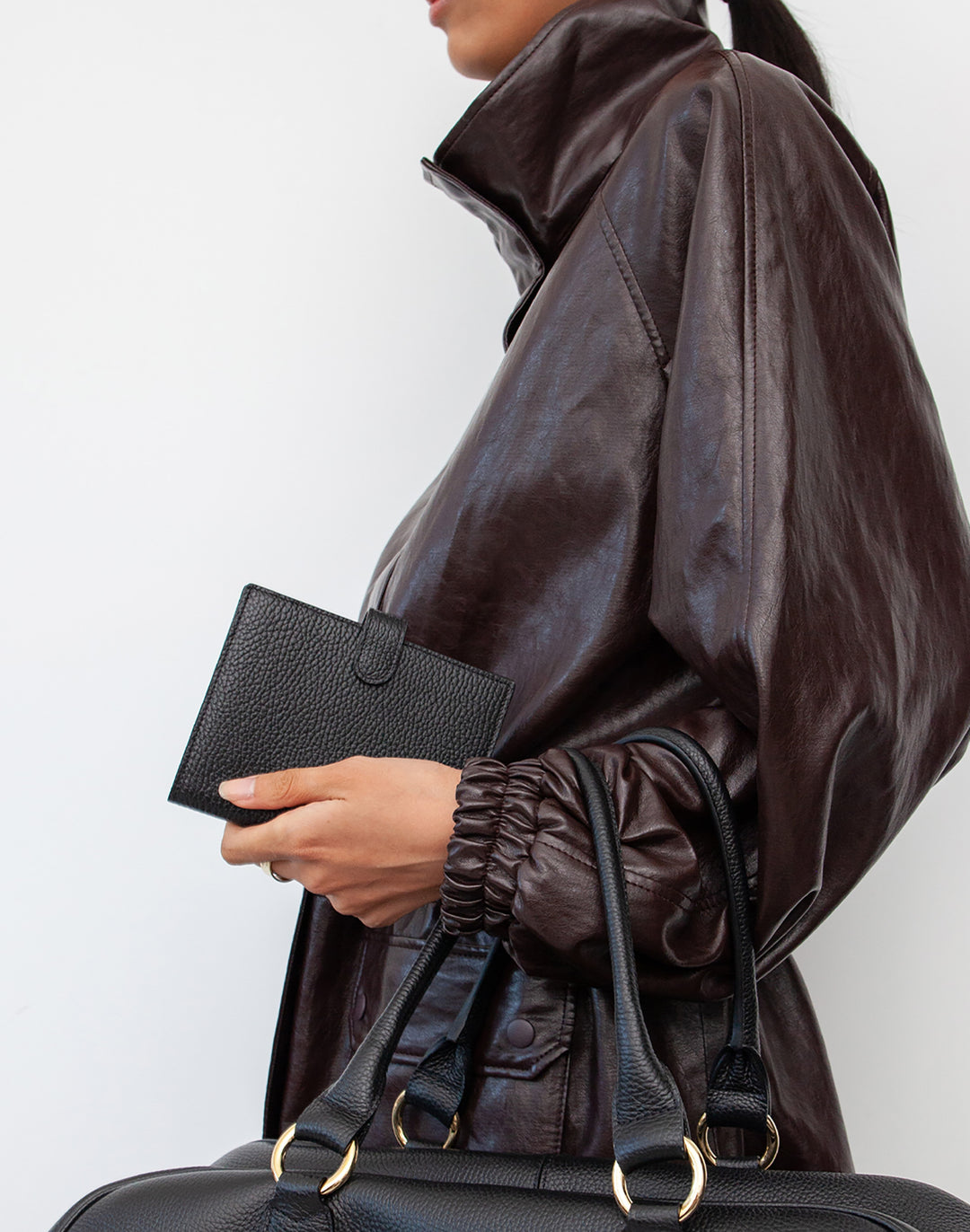 HYER GOODS Il Viaggio Tumbled Leather Travel Passport Wallet #color_black