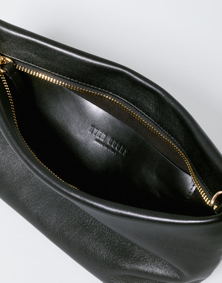hyer goods la sala minimal convertible shoulder bag in black nappa with gold hardware inside view with slip pocket #color_black-gold