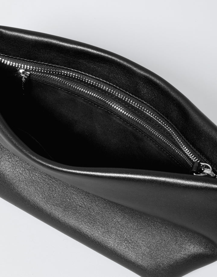 hyer goods la sala minimal convertible shoulder bag in black nappa with silver hardware inside view with zip pocket #color_black-silver