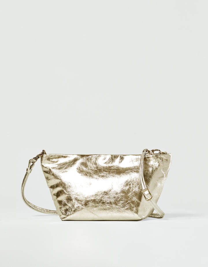 hyer goods la sala minimal convertible shoulder bag in gold metallix nappa with gold hardware inside #color_gold