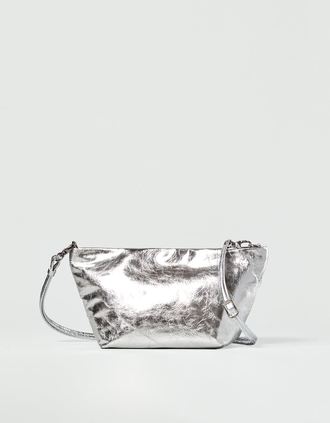 hyer goods la sala minimal convertible shoulder bag in silver nappa with silver hardware inside #color_silver