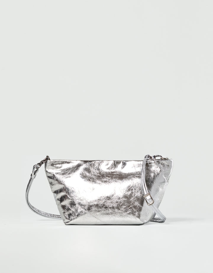 hyer goods la sala minimal convertible shoulder bag in silver nappa with silver hardware inside #color_silver