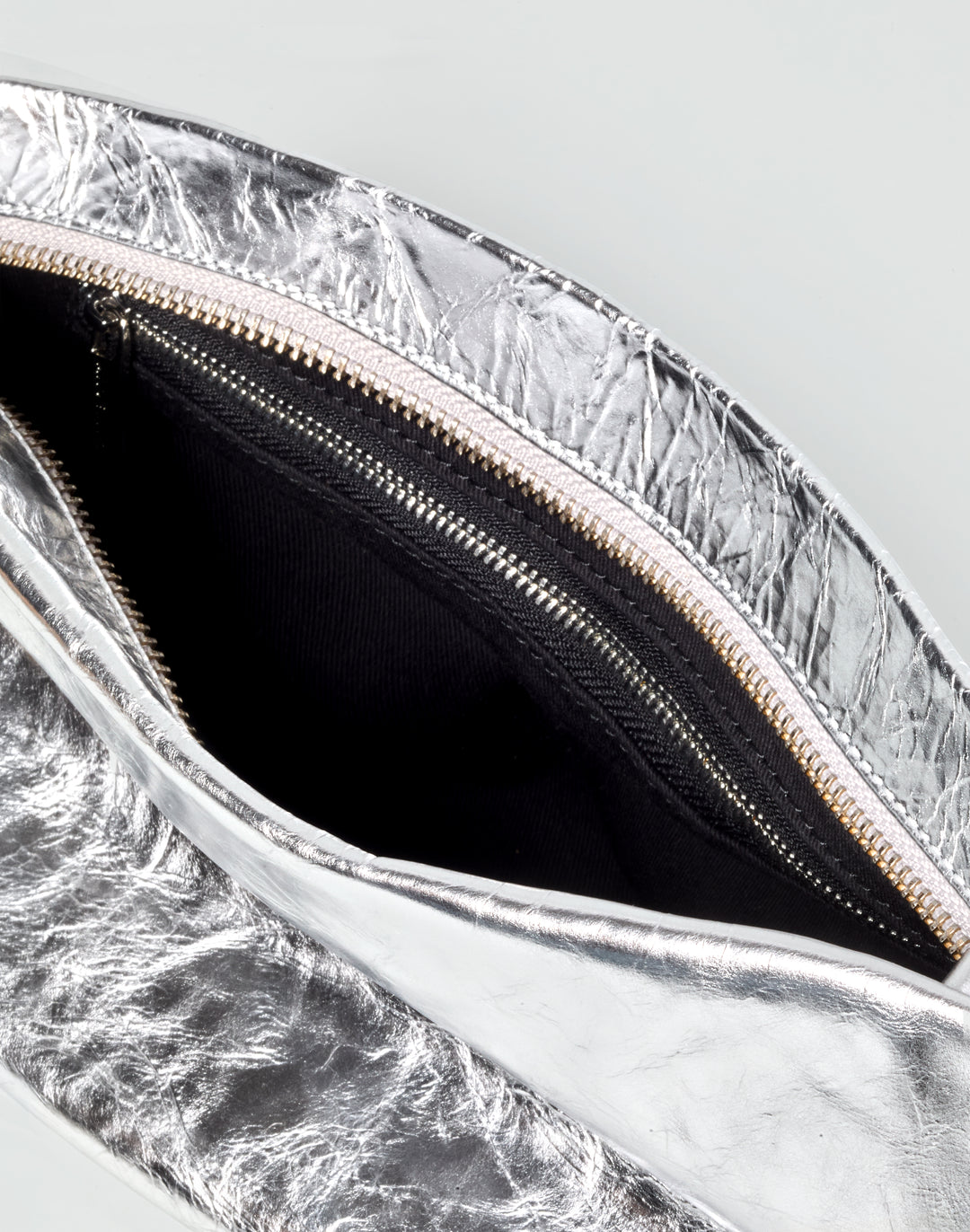hyer goods la sala minimal convertible shoulder bag in silver nappa with silver hardware inside #color_silver