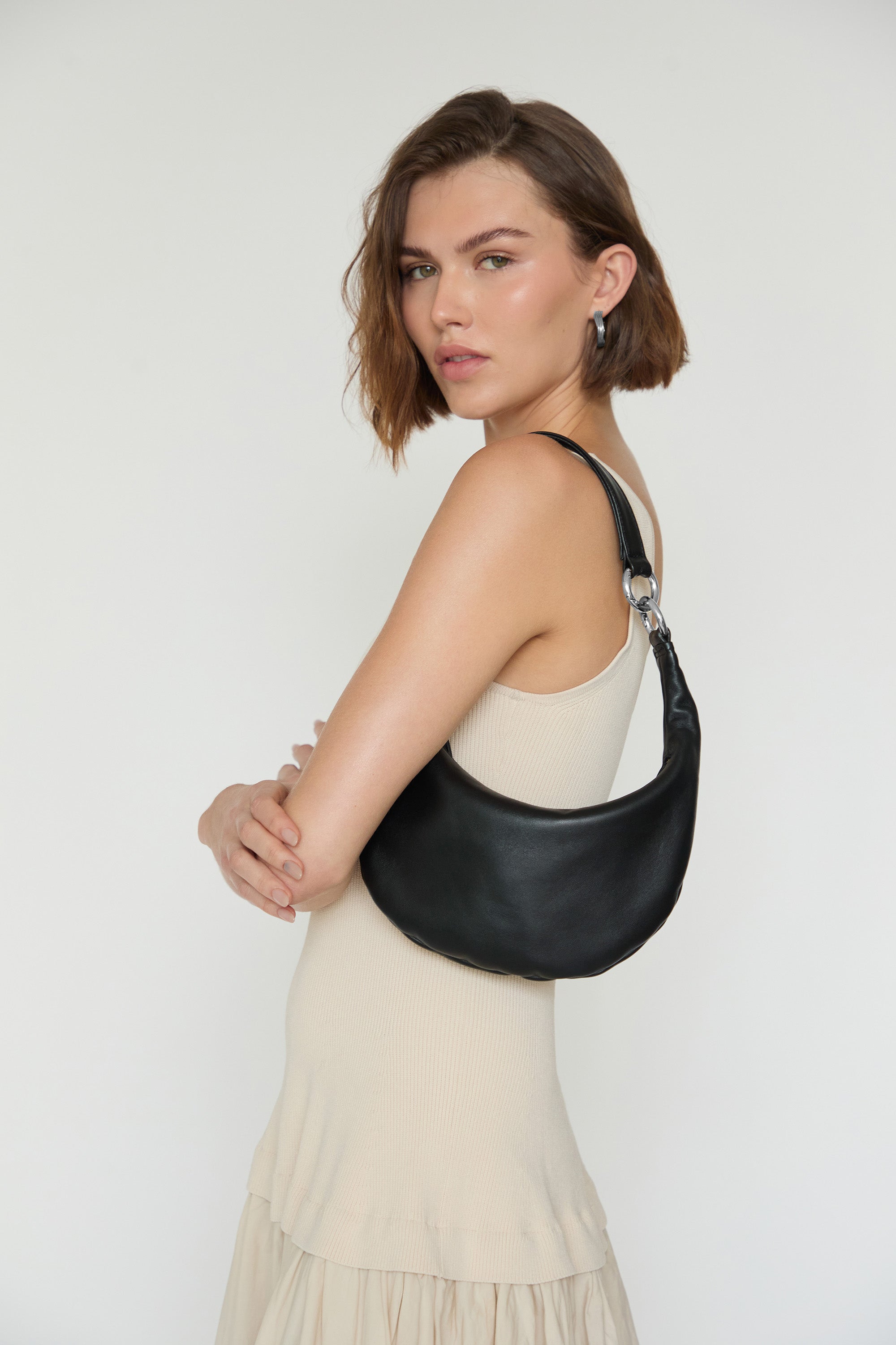 HYER GOODS Mini crescent micro ring bag black silver#color_black-silver