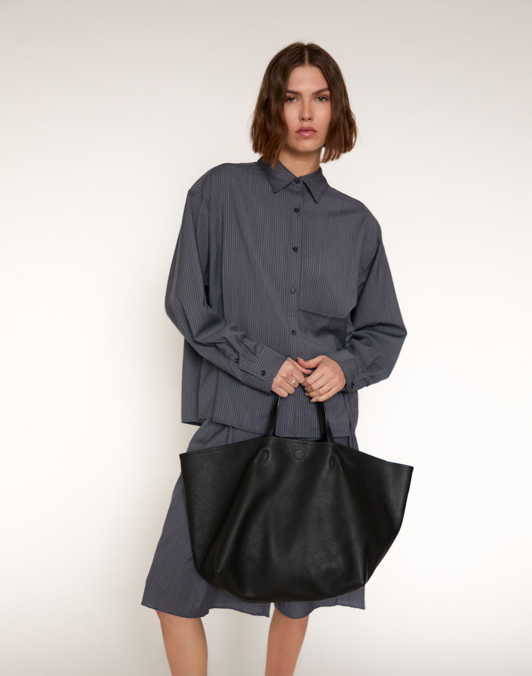 HYER GOODS Mercato soft tumbled leather tote back #color_black