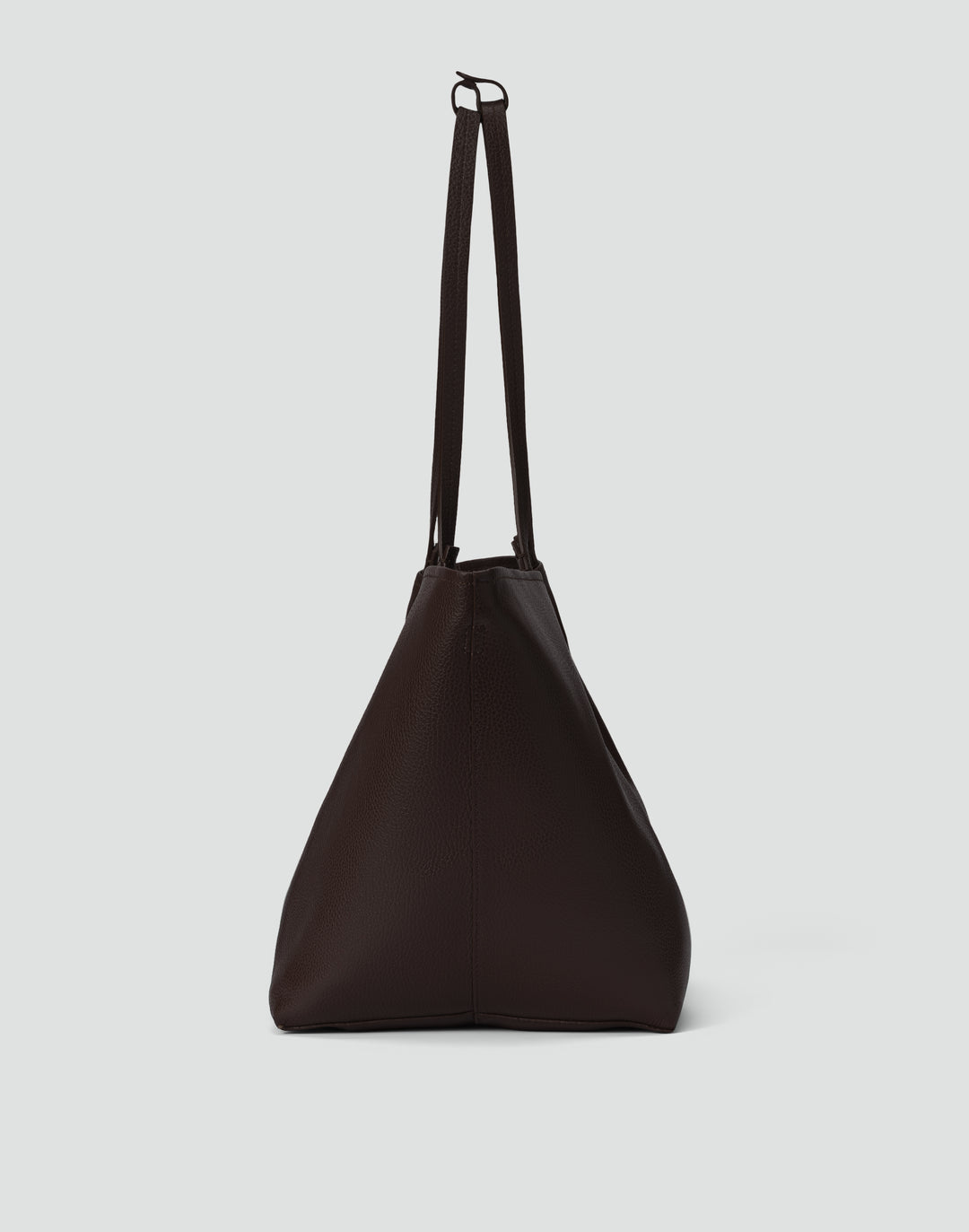HYER GOODS Mercato dark brown tumbled unlined leather tote back #color_dark-chocolate