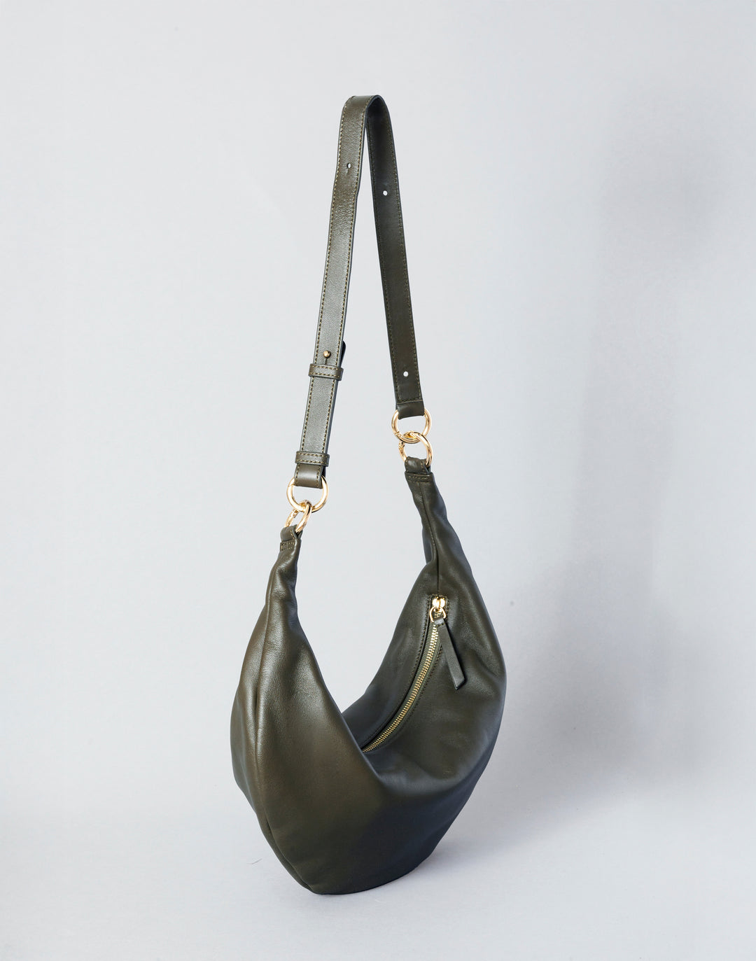hyer goods ring bag convertible leather hobo crescent bag#color_olive
