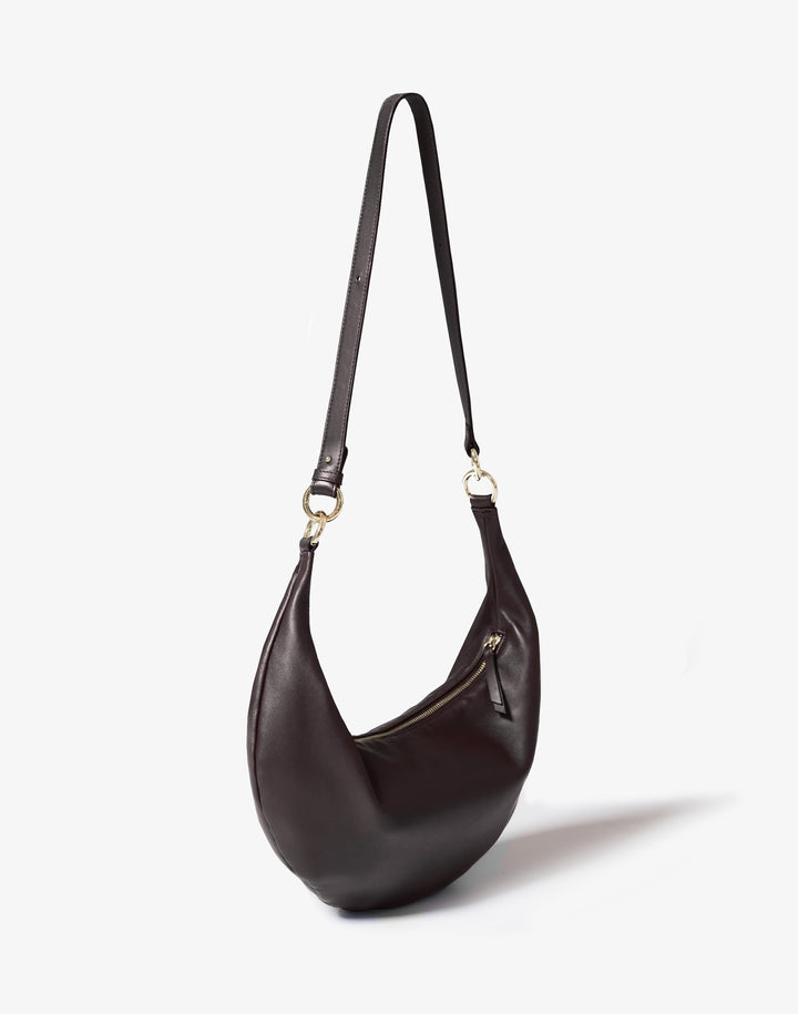 hyer goods ring bag convertible leather hobo bag#color_dark-chocolate