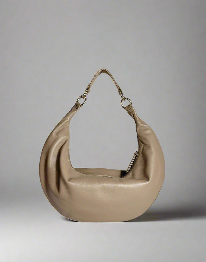 hyer goods ring bag convertible leather hobo bag#color_taupe