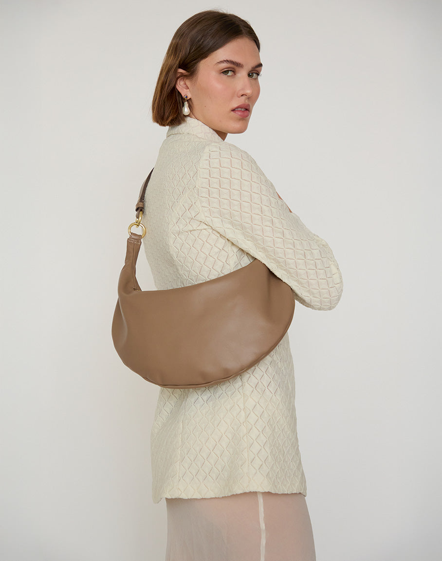 hyer goods ring bag convertible leather hobo bag#color_taupe