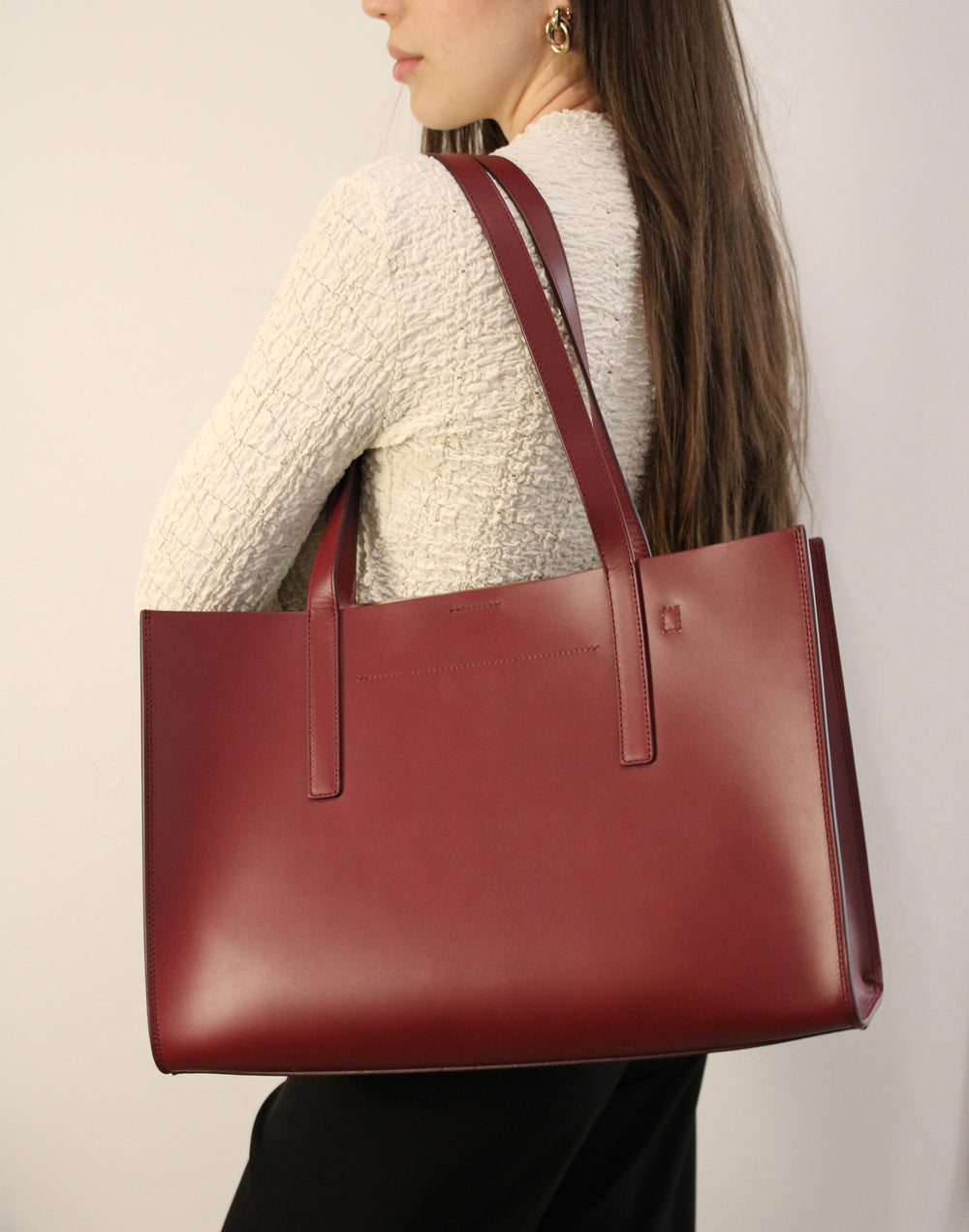 HYER GOODS Tolentino Tote in Burgundy #color_burgundy