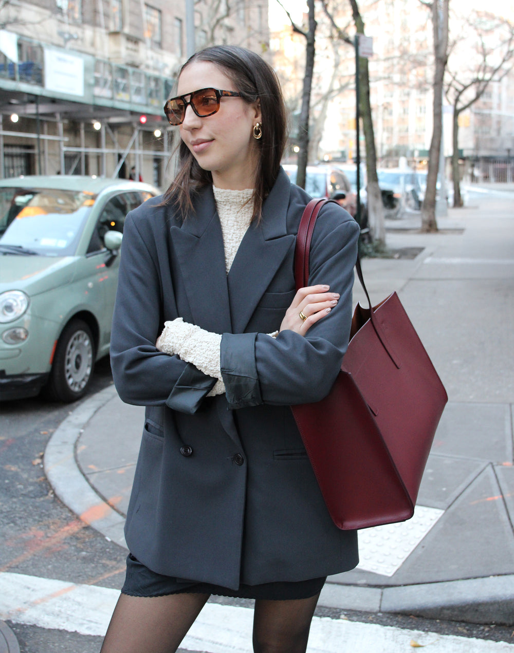 HYER GOODS Tolentino Tote in Burgundy #color_burgundy