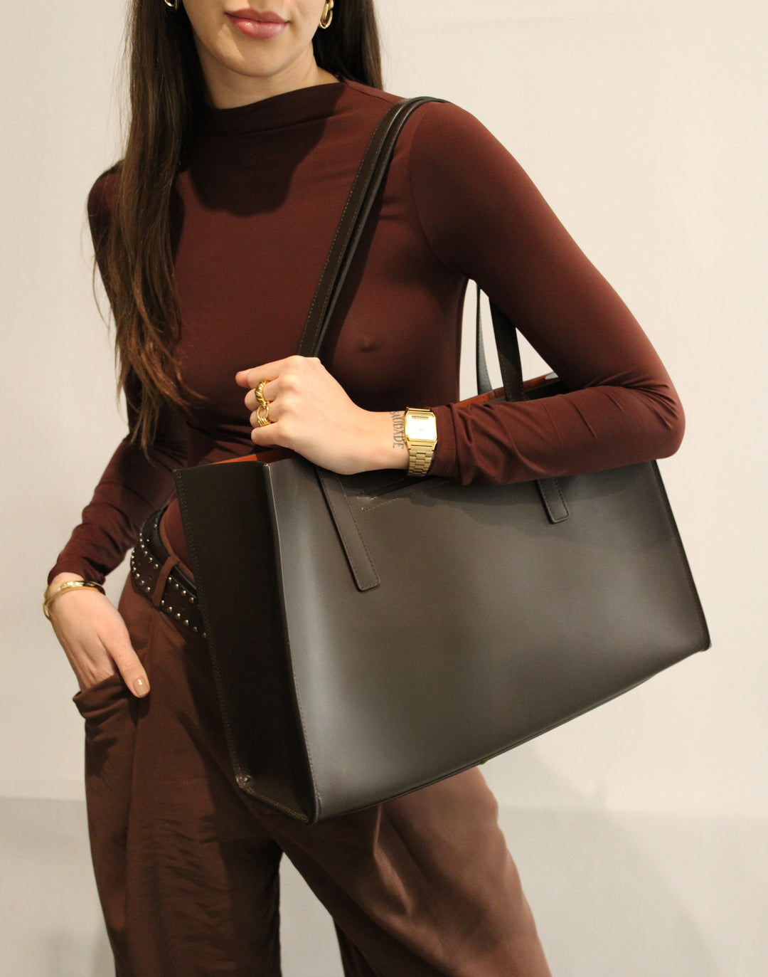 HYER GOODS Tolentino Tote in Dark Chocolate Brown #color_dark-chocolate