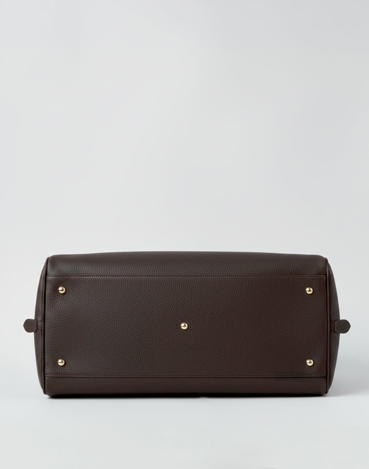 HYER GOODS  dark brown leather la via weekender duffel bag bottom view #color_dark-chocolate