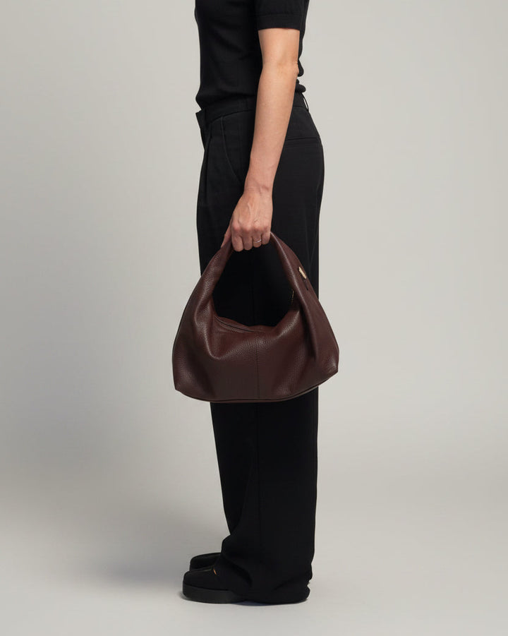 HYER GOODS mini everyday shoulder bag #color_dark-chocolate