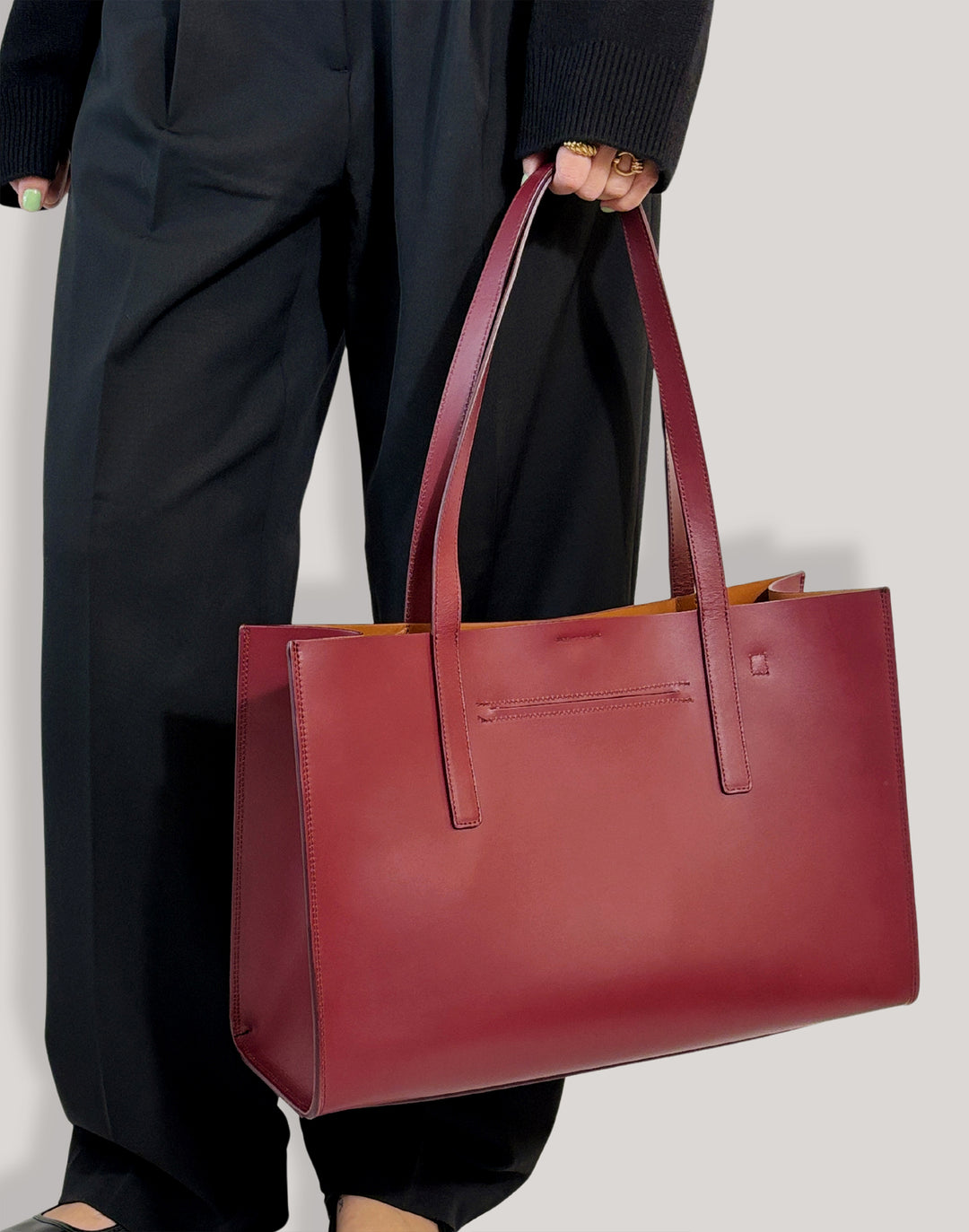 HYER GOODS Tolentino Tote in Burgundy #color_burgundy